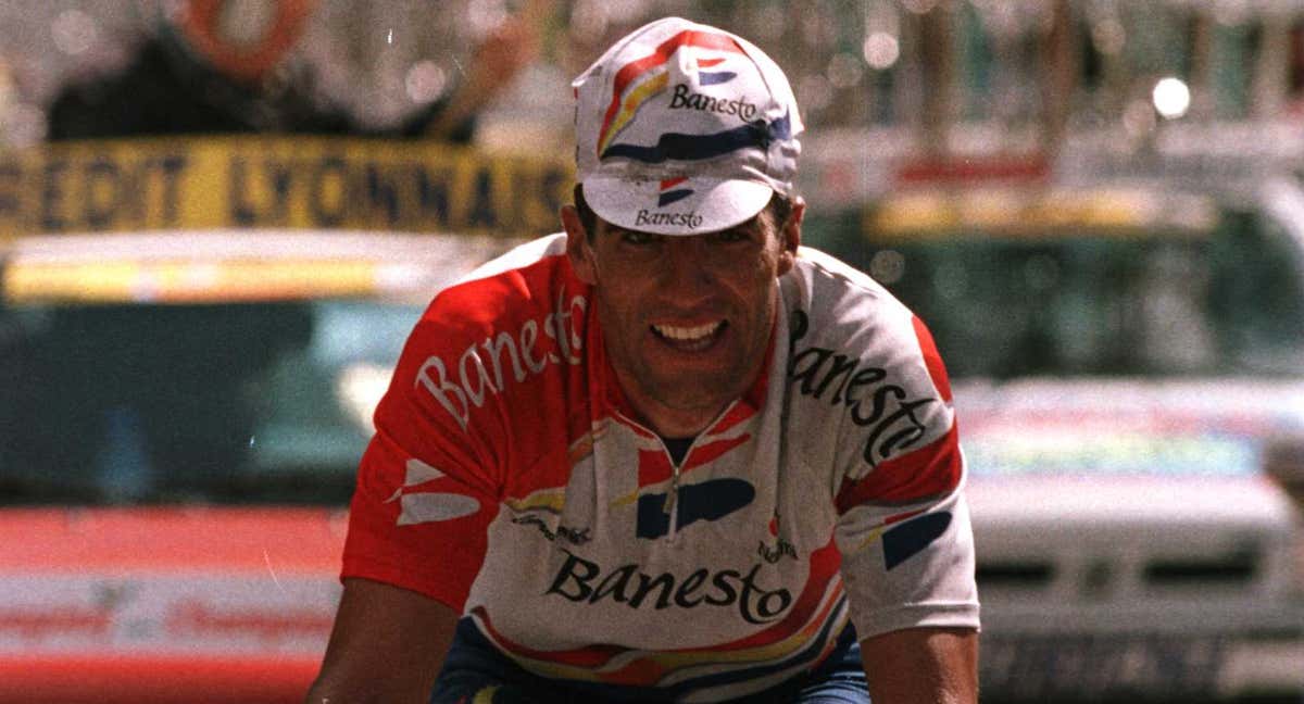 Miguel Indurain ascendiendo Les Arcs en el Tour de Francia de 1996. /Mike Powell/ALLSPORT