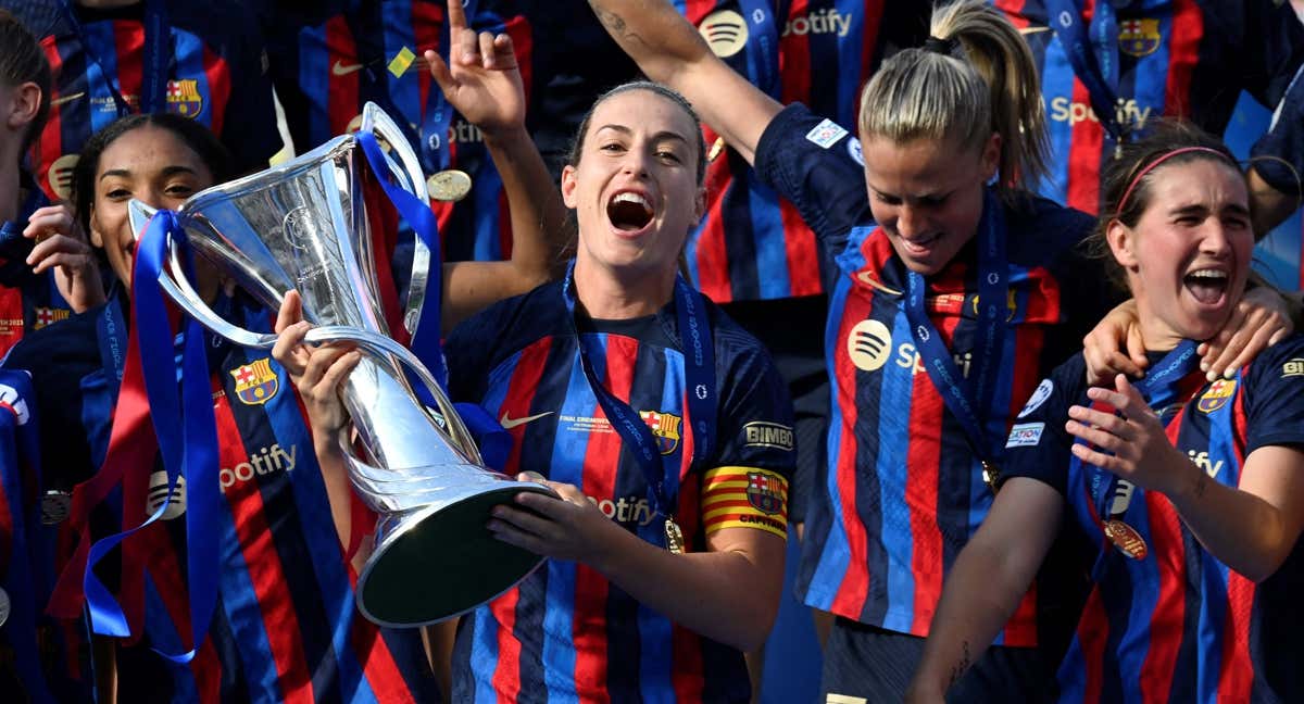 Las jugadoras del Barça femenino durante la celebración de su última Champions lograda en Holanda /JOHN THYS / AFP)