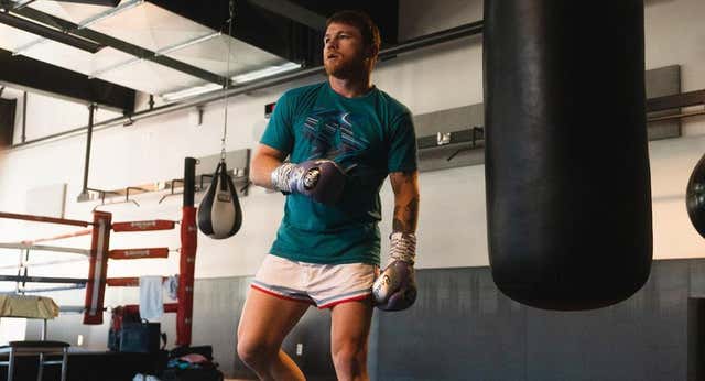 Canelo Álvarez contraprograma el KO de Joshua y anuncia su pelea con Munguía