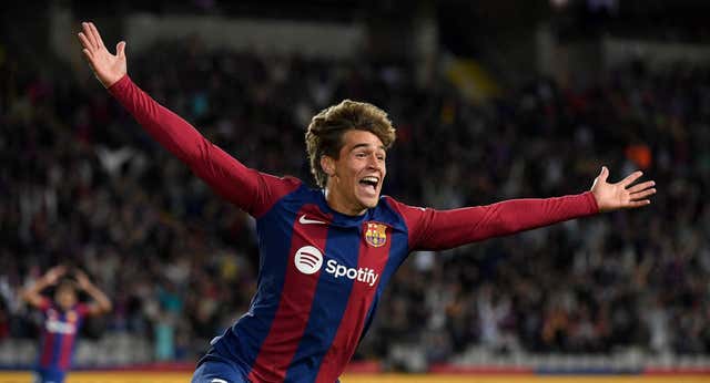 ¡Sorpresón! Descansó Lewandowski y el ‘sorpasso’ de Guiu lleva al runrún con Vitor Roque