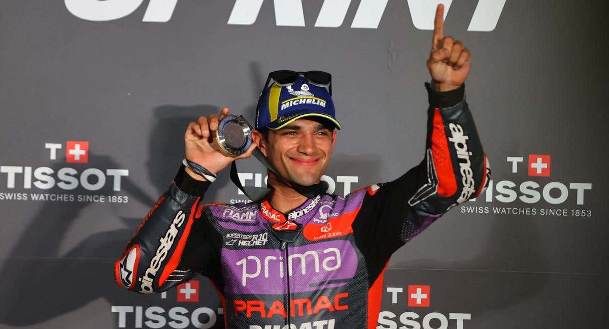 Jorge Martín celebra la victoria en la Sprint de Catar./REUTERS