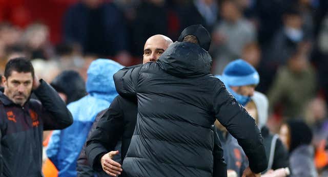Liverpool y City empatan un partidazo… que ‘gana’ el Arsenal