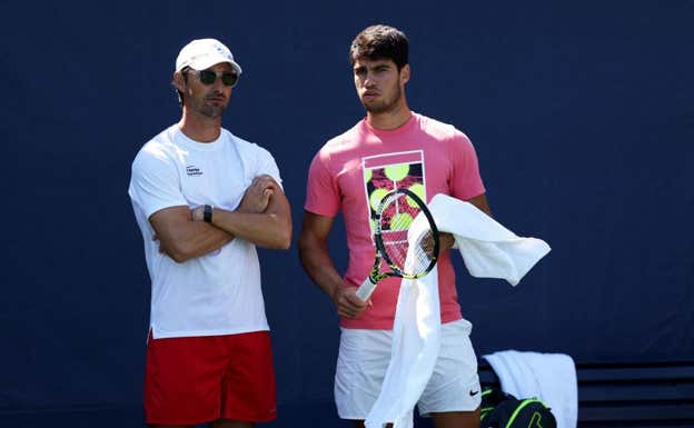 Juan Carlos Ferrero y Carlos Alcaraz, juntos en el US Open 2023.  Clive Brunskill/Getty Images