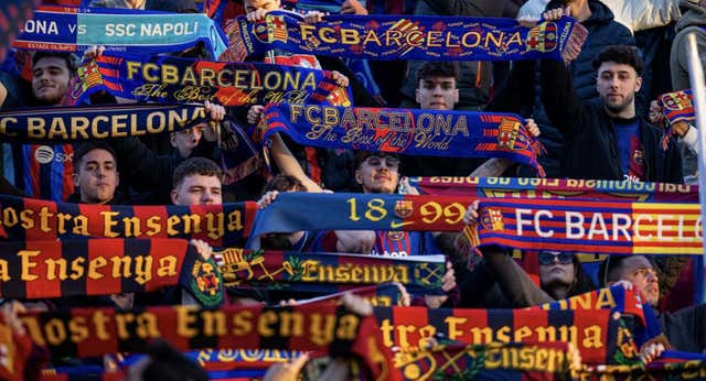 Xavi tiene lo que quería: Montjuïc se viste de Camp Nou