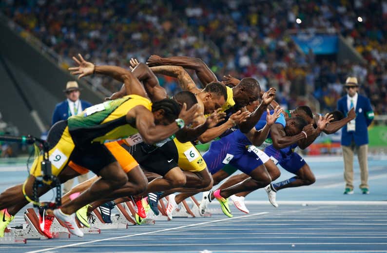 Qué es la salida falsa y correr bajo protesta en atletismo