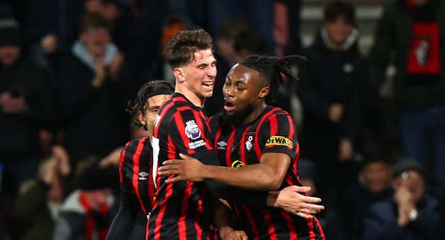 El Bournemouth de Iraola se abona a las remontadas