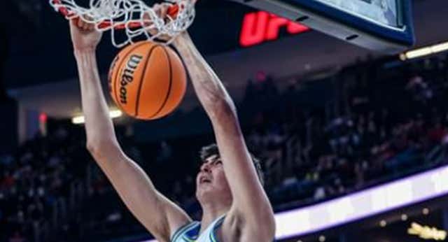Aday Mara, el diamante que se pule en la NCAA, se resiste a cerrar su primera temporada