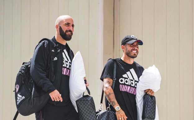 Pozuelo junto a Higuaín, en un viaje con el Inter de Miami. POZUELO