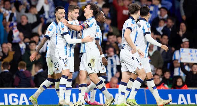 La Real Sociedad vuelve a sonreír en casa en el estreno goleador de Arsen Zakharyan