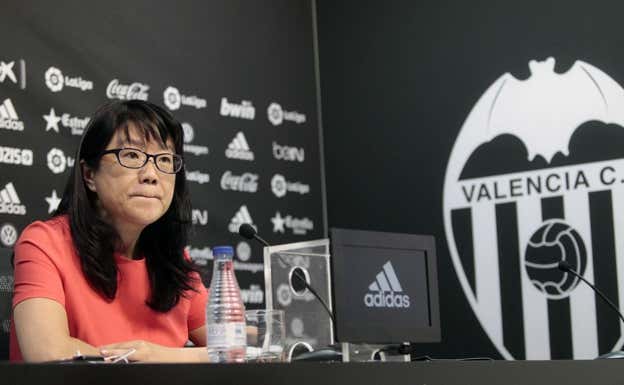 Lay Hoon, presidenta del Valencia, en una conferencia de prensa.