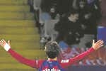 La afición del Atlético ensucia la placa de un Joao Félix titular