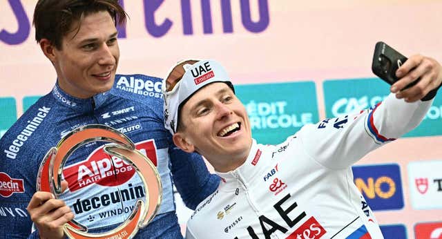 Tadej Pogacar despega en la Volta con el favoritismo del Giro en el horizonte