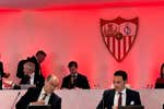Tensión en el Sevilla: Bronca entre Del Nido Carrasco y su padre desde el inicio de la Junta Extraordinaria