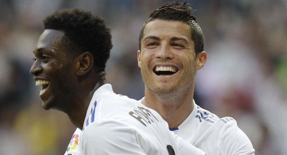 Adebayor y Cristiano celebran un gol con el Real Madrid.