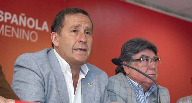 El nuevo mandamás de la RFEF es… Rafael del Amo, ¡el presidente del fútbol femenino que ninguneó a las jugadoras en el lío de ‘Las 15’!