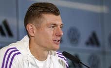 Kroos sigue sin tomar una decisión sobre su renovación: «Mi abuelo me ha dicho que juegue un año más»