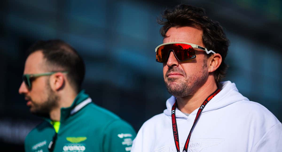 Fernando Alonso, recorriendo Albert Park.