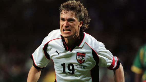 Polster disputando un partido en el Mundial de Francia '98. /AP