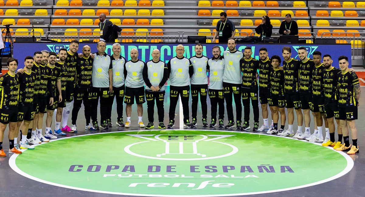 Jaén Paraíso Interior posa en el Palacio de los Deportes de Cartagena. /RFEF