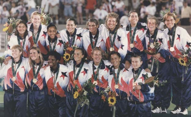 La selección de Estados Unidos se proclama campeona de los Juegos en 1996.  US SOCCER