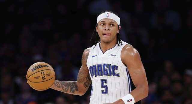 Orlando resurge al ritmo de Paolo Banchero y su triple-doble y manda a los Pelicans a playin