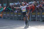 Pogacar se corona en la etapa reina de la Volta, que descubre un nueva subida para el ciclismo