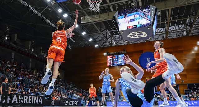 Una ‘Carrera’ hacia la final a ritmo de triples para Valencia Basket