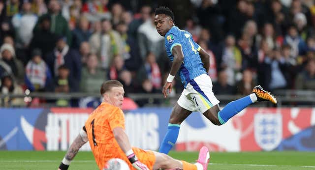 Brasil asalta Wembley de la mano de Endrick