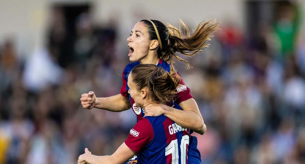 Graham Hansen y Aitana Bonmatí celebran un gol del Barcelona ante el Real Madrid. /FC BARCELONA FEMENINO