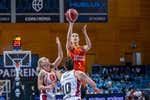 Una 'Carrera' hacia la cima: Valencia Basket conquista su primera Copa de la Reina