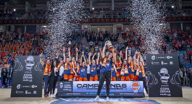 Una ‘Carrera’ hacia la cima: Valencia Basket conquista su primera Copa de la Reina