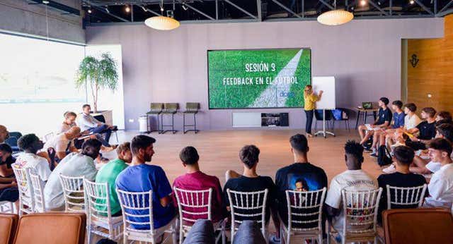 El Betis da un paso adelante con la cantera y con el Féminas: “No queremos llegar a intervenir ya cuando un jugador está mal“