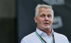Quién es Johnny Herbert, el comisario que sancionó a Fernando Alonso
