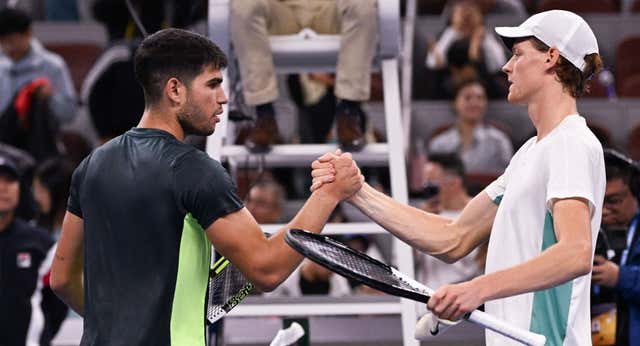 Carlos Alcaraz y el espejo de Rafa Nadal y Roger Federer que le obliga a estar «en todas partes»