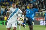 El vídeo de tres futbolistas en un club nocturno provoca un escándalo en Ecuador y ellos se mofan: «Ahora en mis días libres leeré la Biblia»