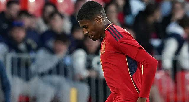 Cristhian Mosquera: «Pasando de rumores, que hablen lo que quieran: estoy centrado en el Valencia»