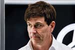 Toto Wolff prioriza a Max Verstappen, señala a Carlos Sainz y amaga con Fernando Alonso