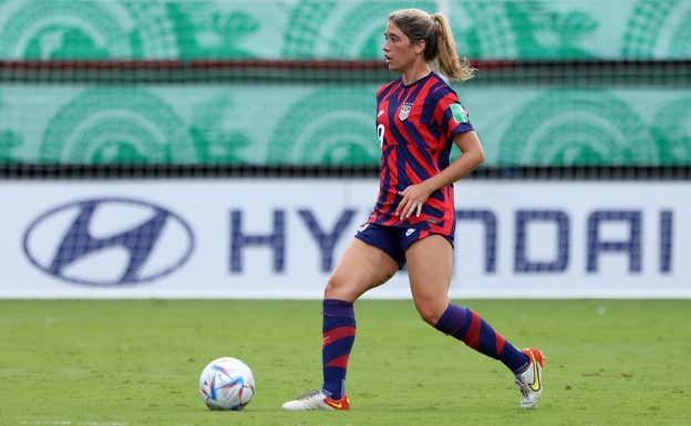 Korbin Albert durante un partido con la Selección.  USWNT