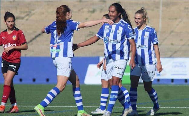 Mayra Ramírez en el club.  SPORTING HUELVA