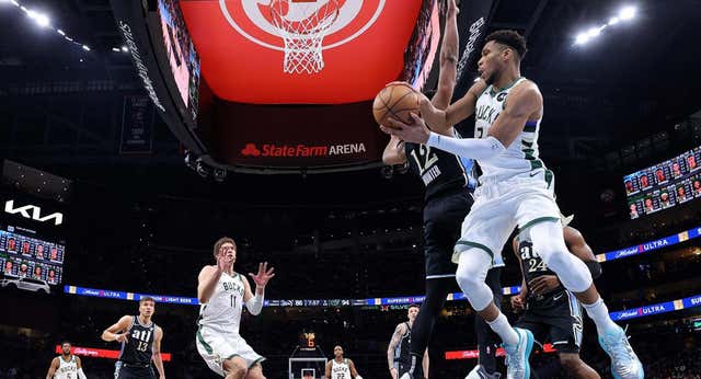Antetokounmpo rescata a los Bucks en Atlanta con otra exhibición para dejar a Milwaukee segundo