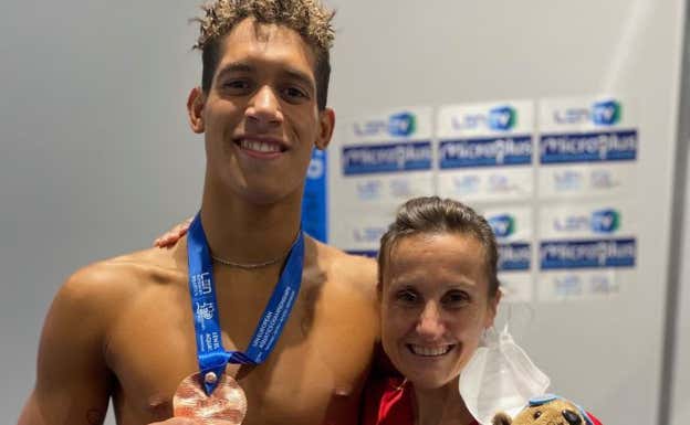Hugo González y Mónica Solana, recientemente, en los Mundiales de Doha.  RFEN