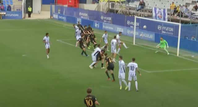 ¿Por qué valió el gol del Real Madrid Castilla pese a haber dos balones en el campo?