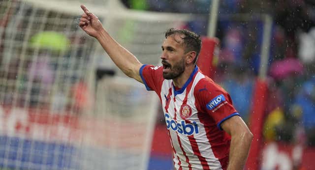 Stuani mete el picotazo final en la batalla de los goleadores