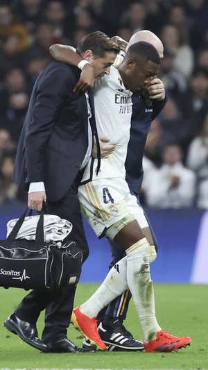 Alaba, tras lesionarse el cruzado. Agencias