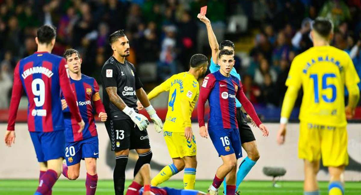 Valles resultó expulsado del Barça - Las Palmas./AFP/PAU BARRENA