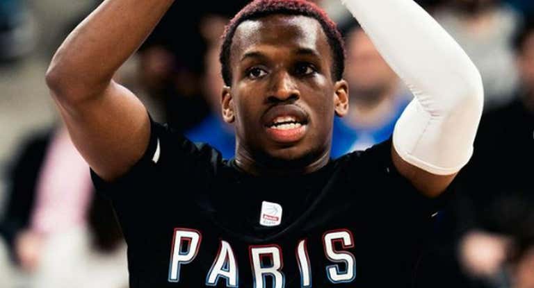 TJ Shorts celebra un triunfo del equipo parisino.