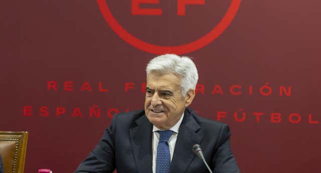 Pedro Rocha convoca elecciones, dimite y quiere ser elegido el 6 de mayo mientras Galán ya ha impugnado