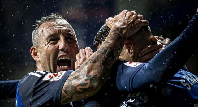 El soleo frena el efecto Santi Cazorla en el Carlos Tartiere
