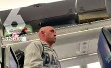 El convulso vuelo que ha traído a Luis Rubiales a España: turbulencias, desmayos y una charla con la Guardia Civil de 5 minutos