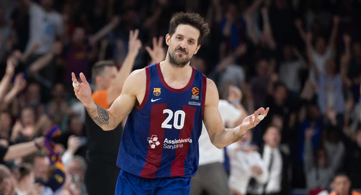 Nico Laprovittola celebra 'a lo Jordan' su triple ganador ante Maccabi Tel Aviv/ GETTY IMAGES